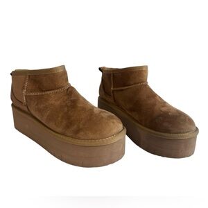 Women’s Rock and Candy by ZiGi tan suede fleece-lined platform boots size 7.5